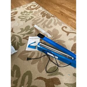 Hand pressure sealing machine